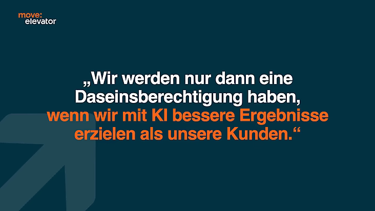 Zitat über die Bedeutung von KI für bessere Ergebnisse, mit einem Pfeil nach oben als grafisches Element.